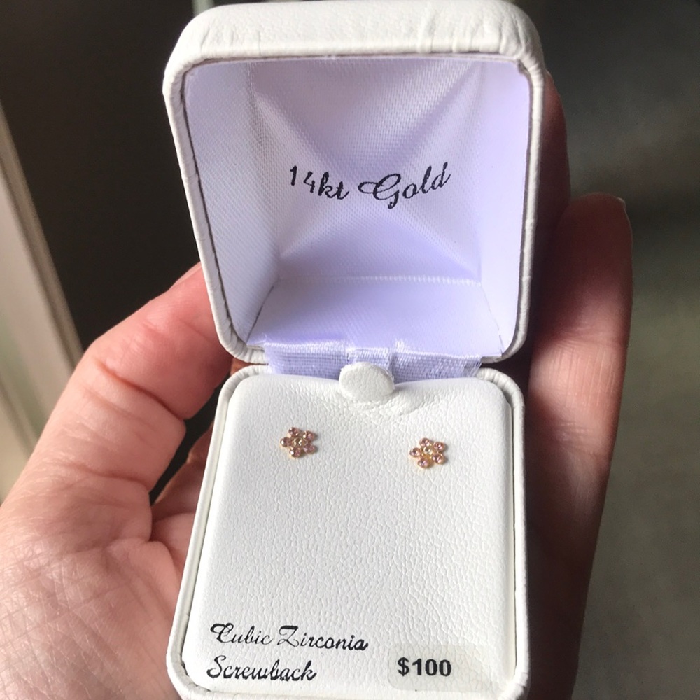 NWT 14k gold earrings.
